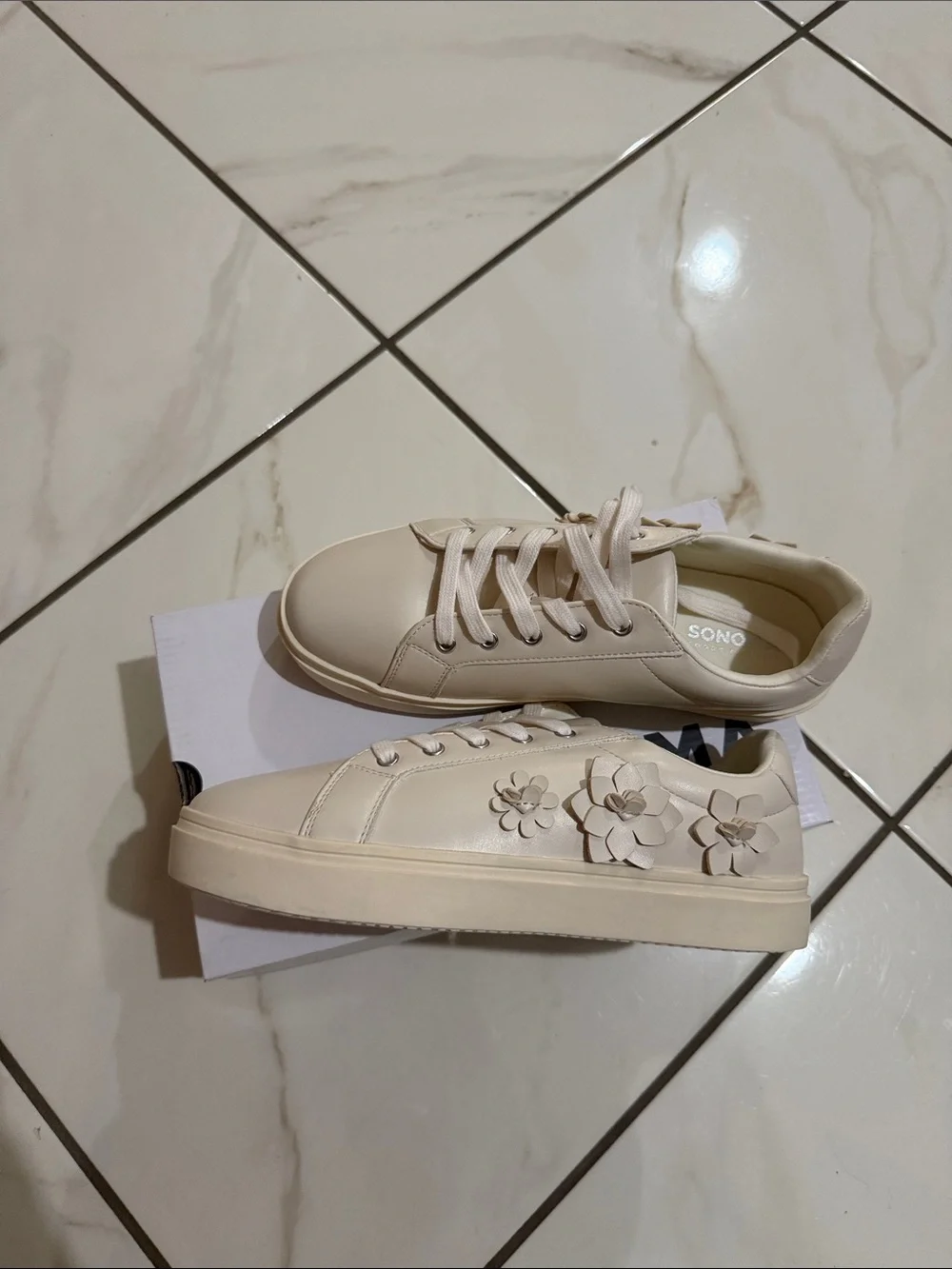Sonoma Cream Lace-Up Sneakers with Floral Appliqués